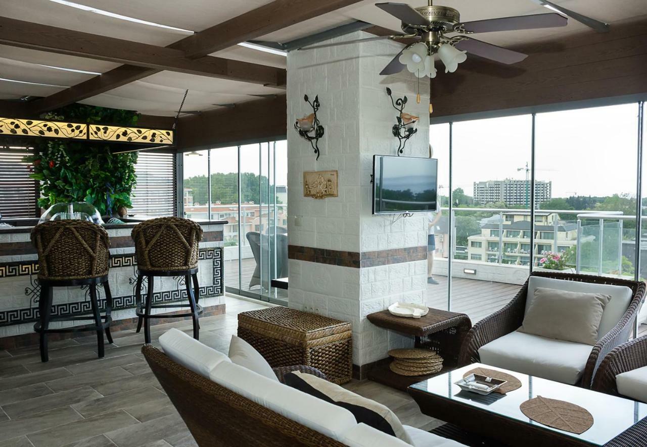 Under The Stars - Lux Penthouse With Pool And Terrace By Flat Mаnager Apartment Св. Св. Константин и Елена Екстериор снимка